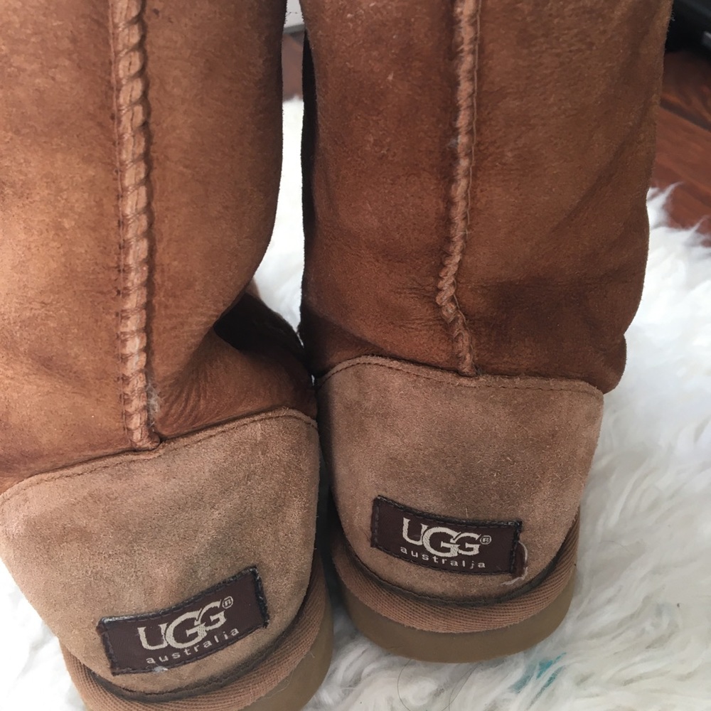UGG WINTER BOOTS for kid size 5